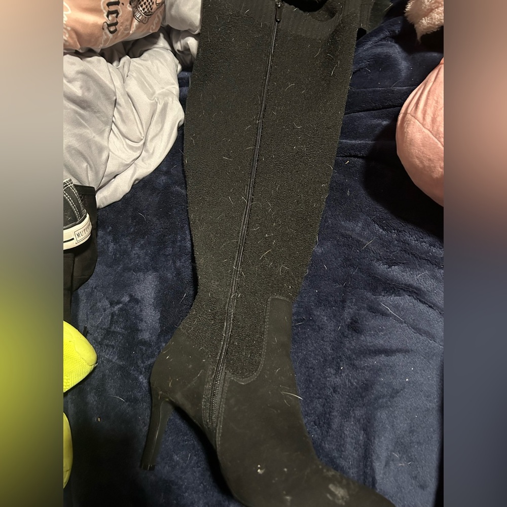 Large thigh boots